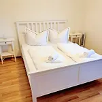 Apartmán Moderne Familienfreundliche - Garten Wlan Parkplatz Inkl *